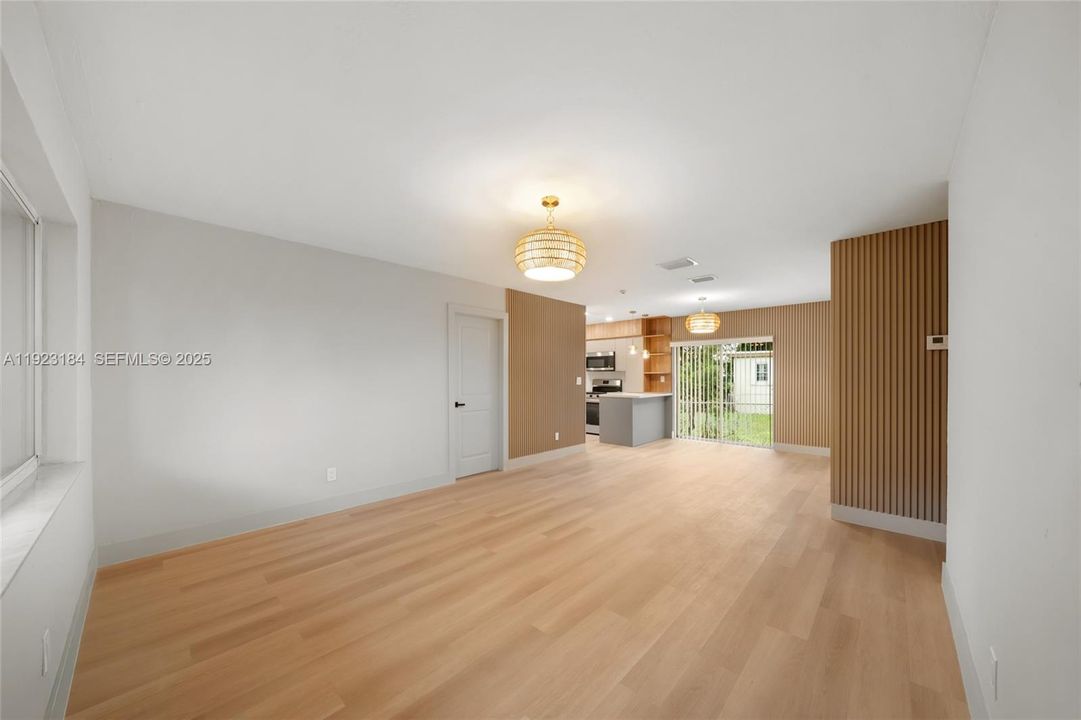 For Sale: $479,990 (3 beds, 2 baths, 1080 Square Feet)