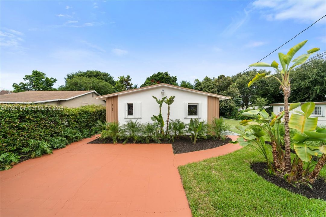 For Sale: $479,990 (3 beds, 2 baths, 1080 Square Feet)