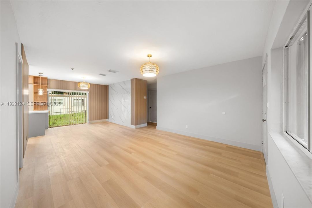 For Sale: $479,990 (3 beds, 2 baths, 1080 Square Feet)