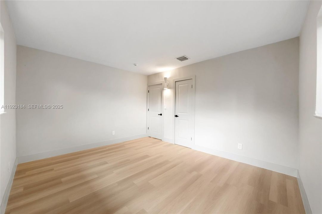 For Sale: $479,990 (3 beds, 2 baths, 1080 Square Feet)