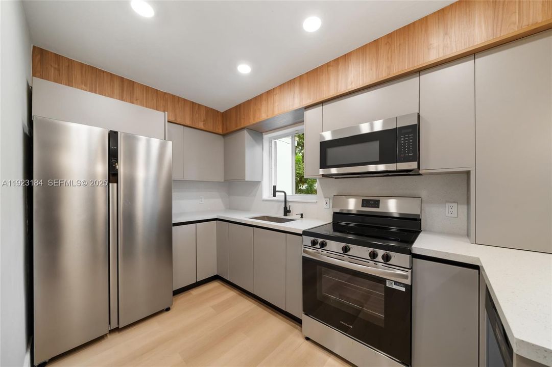 For Sale: $479,990 (3 beds, 2 baths, 1080 Square Feet)