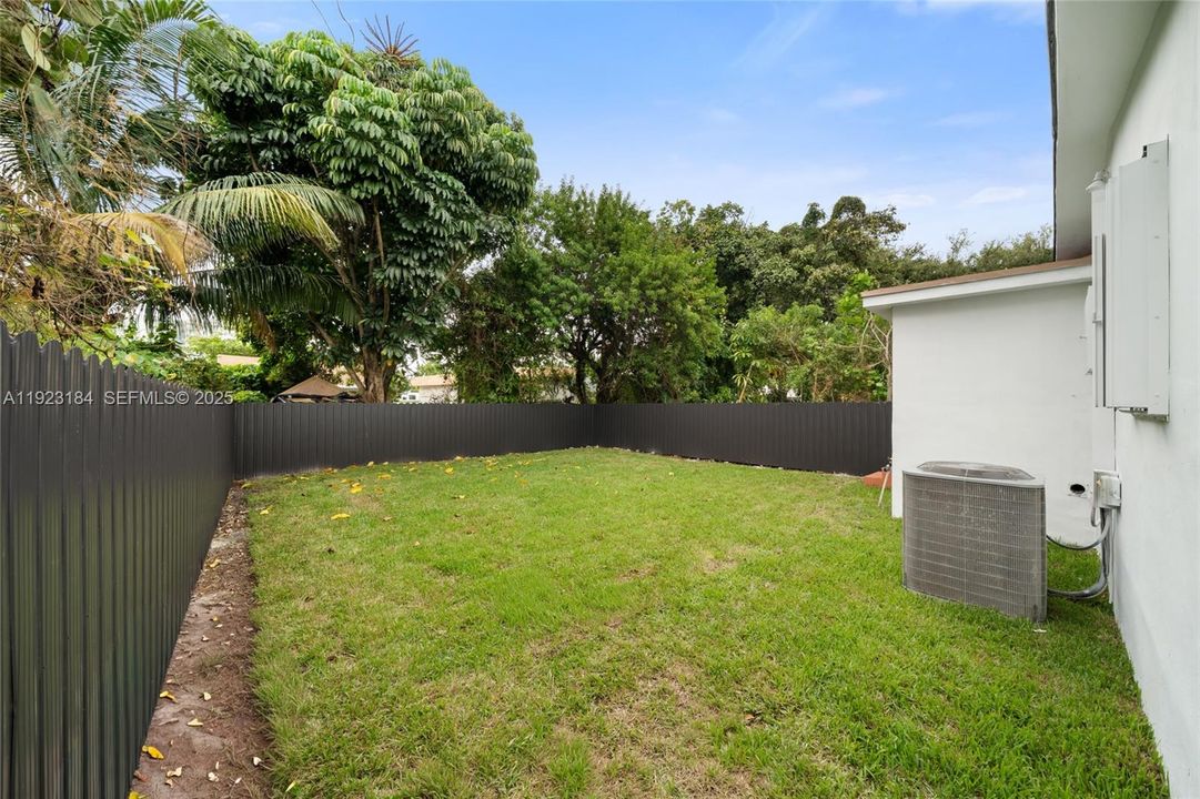 For Sale: $479,990 (3 beds, 2 baths, 1080 Square Feet)