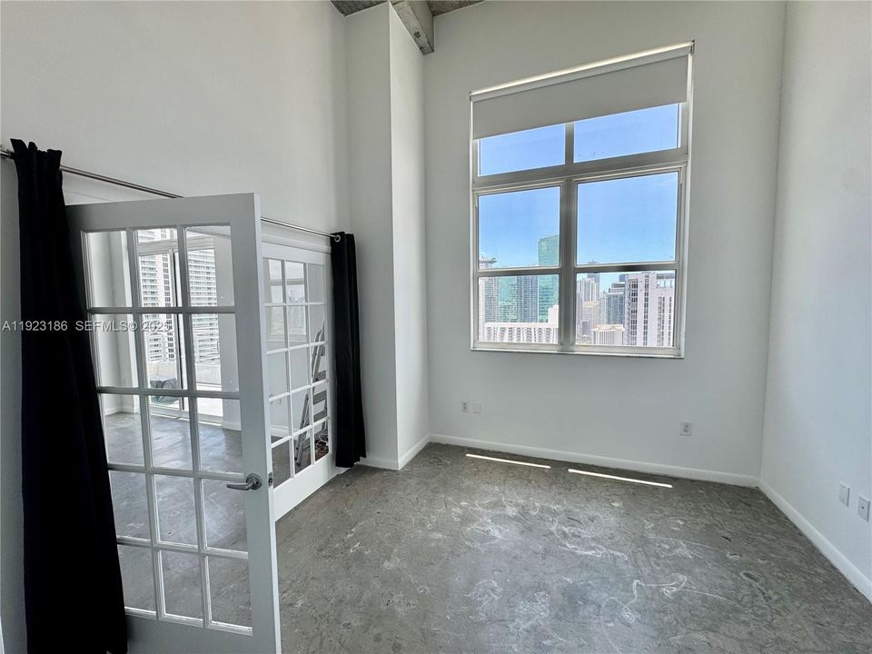 For Sale: $599,900 (2 beds, 2 baths, 1036 Square Feet)