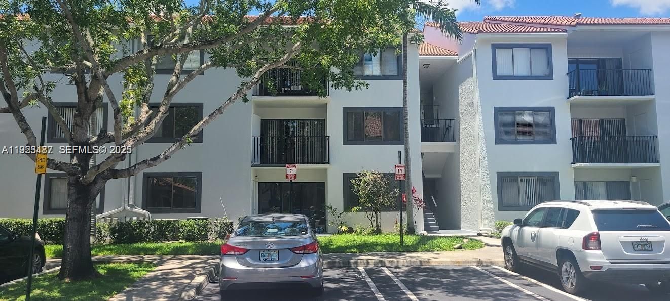 На продажу: $245,000 (2 спален, 2 ванн, 986 Квадратных фут)