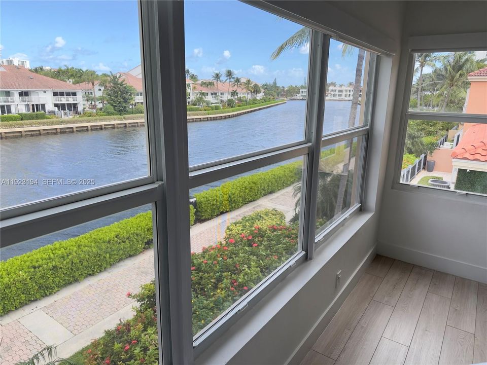 For Rent: $11,500 (5 beds, 3 baths, 2842 Square Feet)