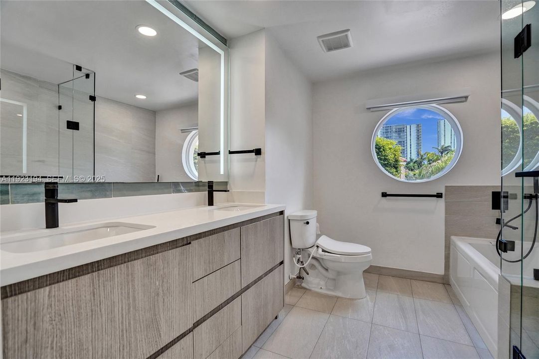 For Rent: $11,500 (5 beds, 3 baths, 2842 Square Feet)