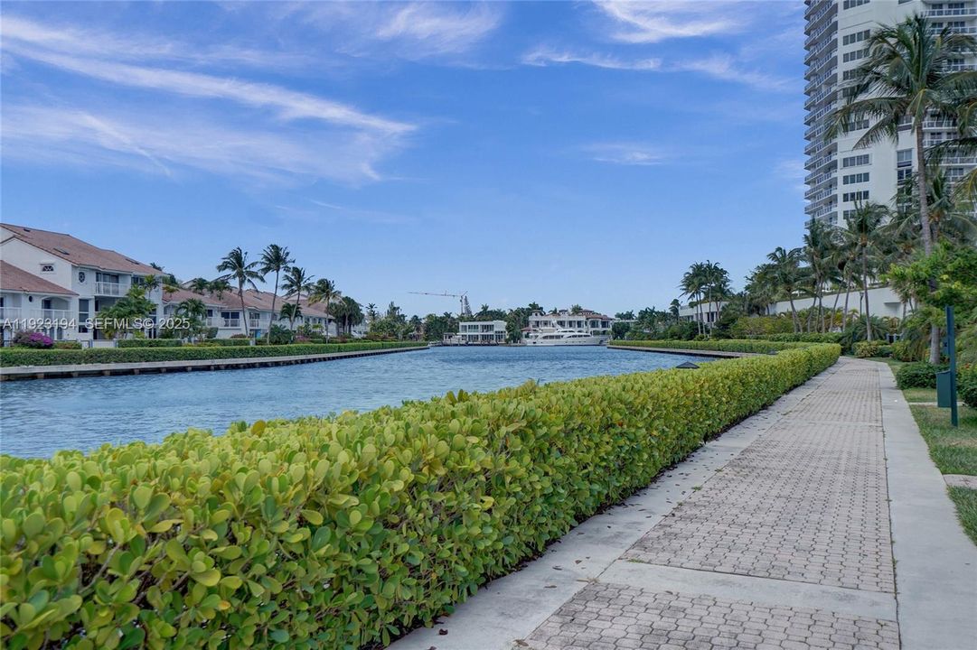 For Rent: $11,500 (5 beds, 3 baths, 2842 Square Feet)