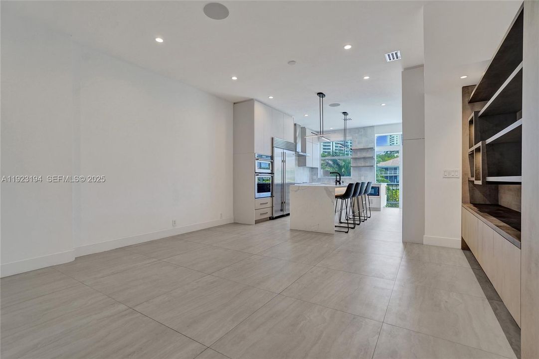 For Rent: $11,500 (5 beds, 3 baths, 2842 Square Feet)