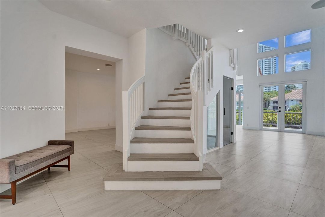 For Rent: $11,500 (5 beds, 3 baths, 2842 Square Feet)