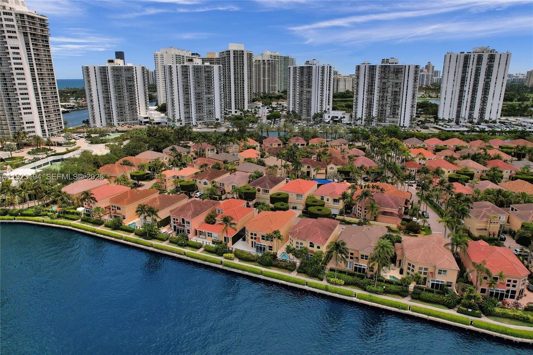 For Rent: $11,500 (5 beds, 3 baths, 2842 Square Feet)