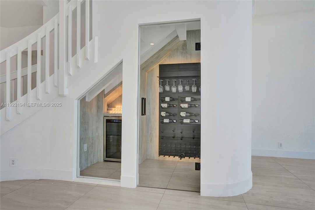 For Rent: $11,500 (5 beds, 3 baths, 2842 Square Feet)