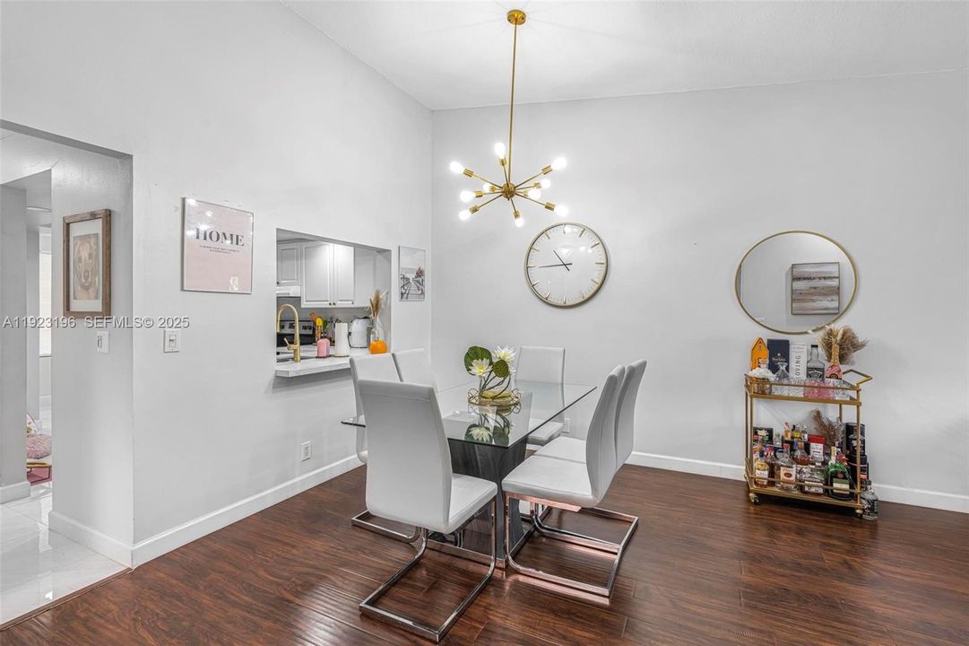 For Sale: $448,999 (3 beds, 2 baths, 1432 Square Feet)