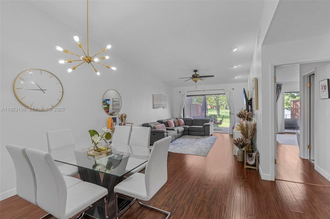 For Sale: $448,999 (3 beds, 2 baths, 1432 Square Feet)