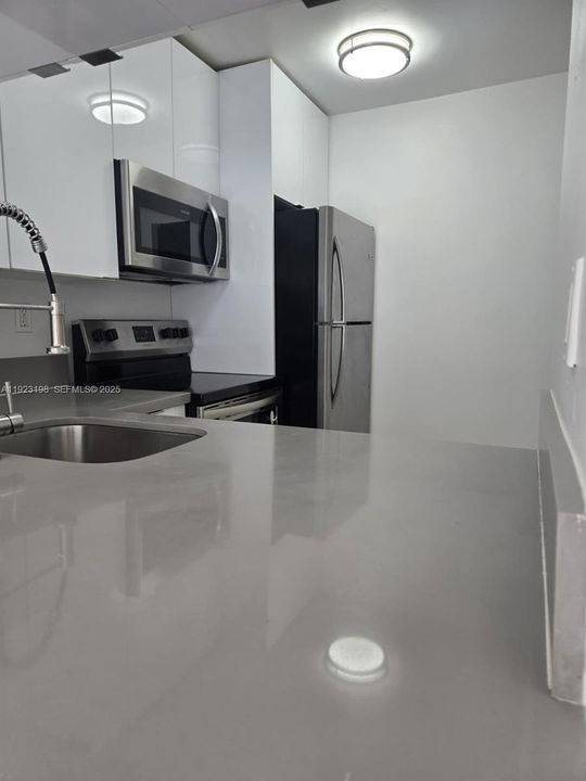 В аренду: $1,690 (1 спален, 1 ванн, 826 Квадратных фут)