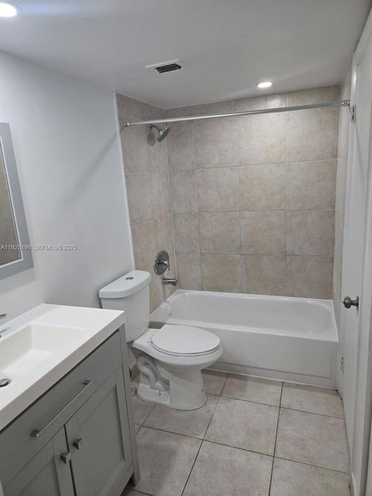 В аренду: $1,690 (1 спален, 1 ванн, 826 Квадратных фут)