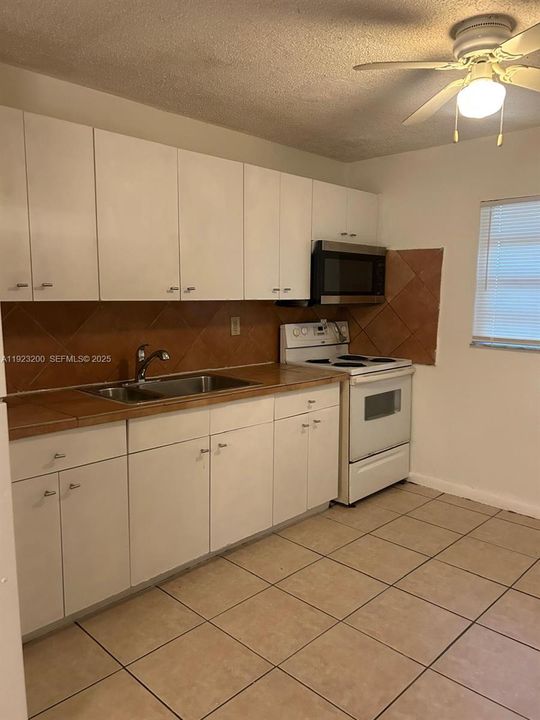 For Rent: $1,650 (2 beds, 1 baths, 1950 Square Feet)