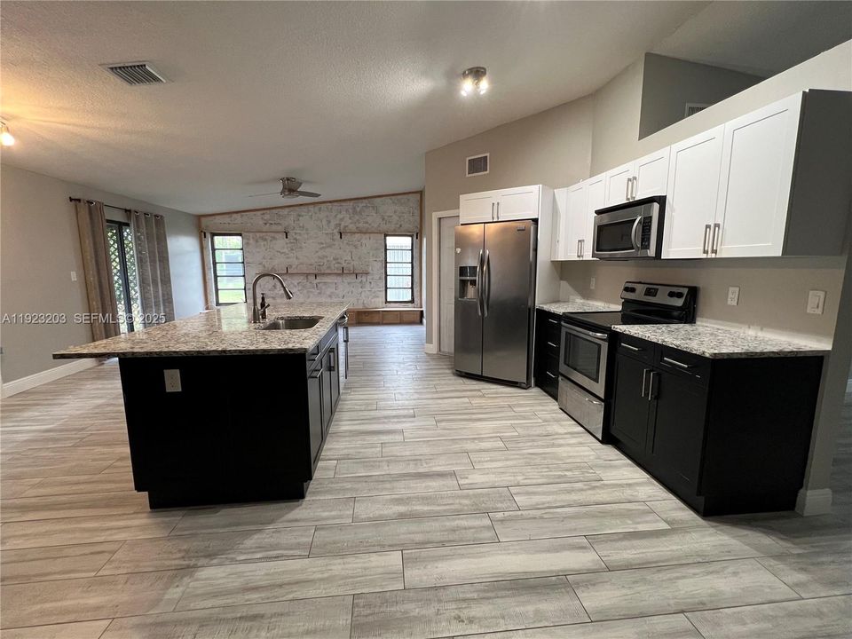 For Sale: $649,999 (3 beds, 2 baths, 1908 Square Feet)