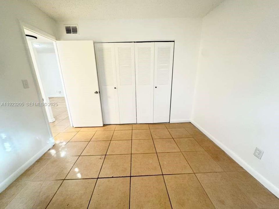 For Rent: $1,950 (2 beds, 2 baths, 760 Square Feet)