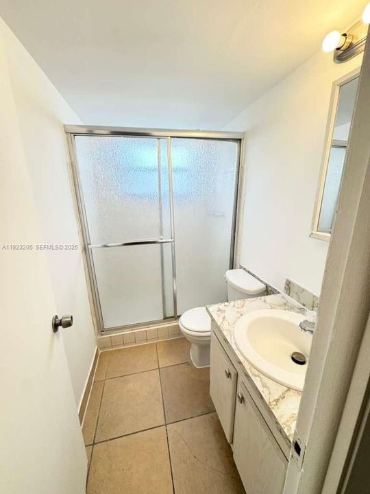 For Rent: $1,950 (2 beds, 2 baths, 760 Square Feet)