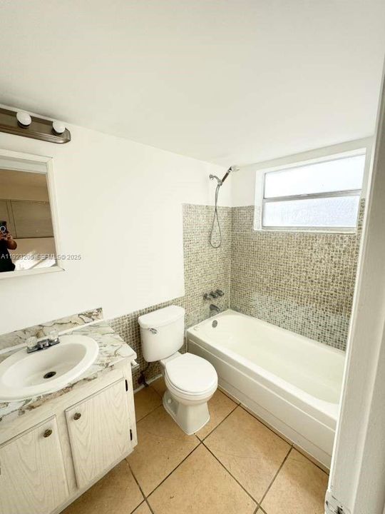 For Rent: $1,950 (2 beds, 2 baths, 760 Square Feet)