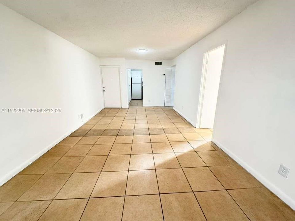 For Rent: $1,950 (2 beds, 2 baths, 760 Square Feet)