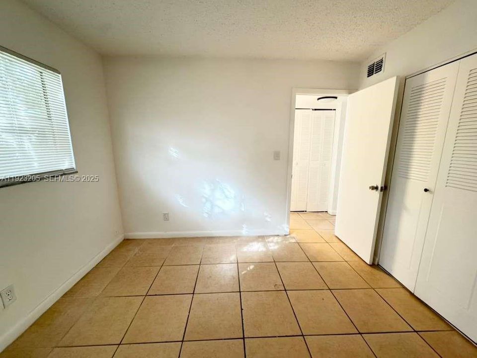 For Rent: $1,950 (2 beds, 2 baths, 760 Square Feet)