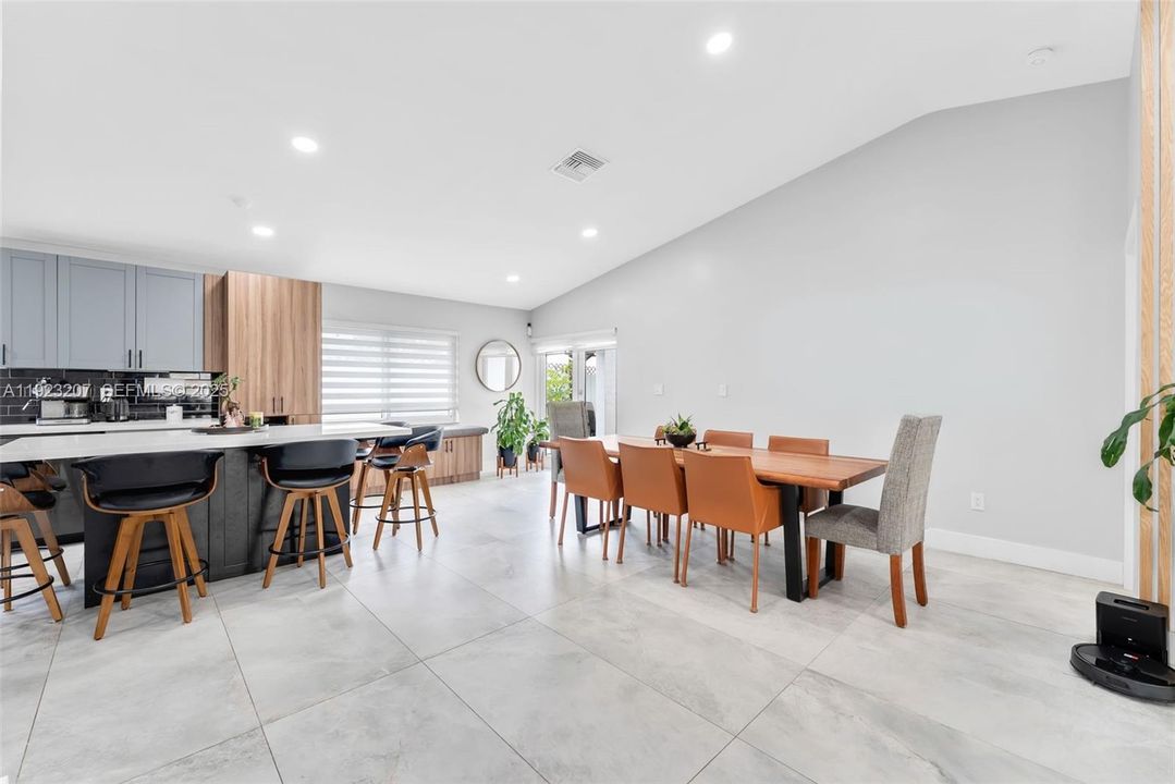 待售: $615,000 (3 贝兹, 2 浴室, 1412 平方英尺)