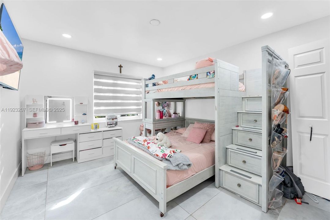 待售: $615,000 (3 贝兹, 2 浴室, 1412 平方英尺)