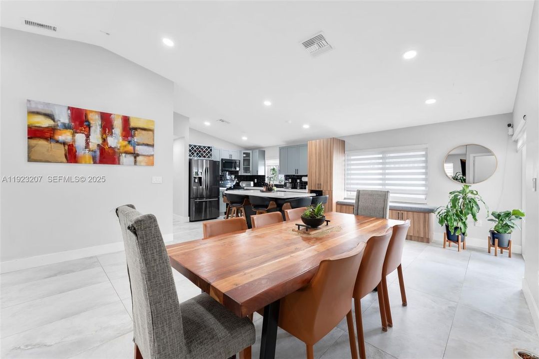 待售: $615,000 (3 贝兹, 2 浴室, 1412 平方英尺)