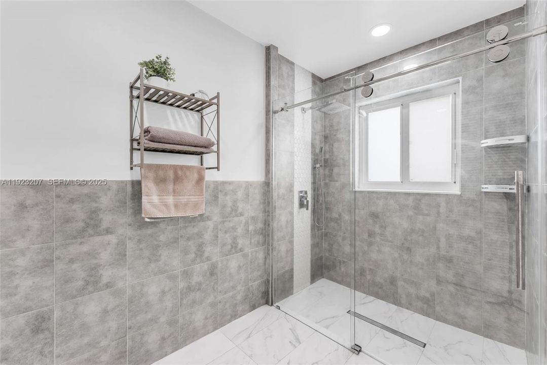 待售: $615,000 (3 贝兹, 2 浴室, 1412 平方英尺)