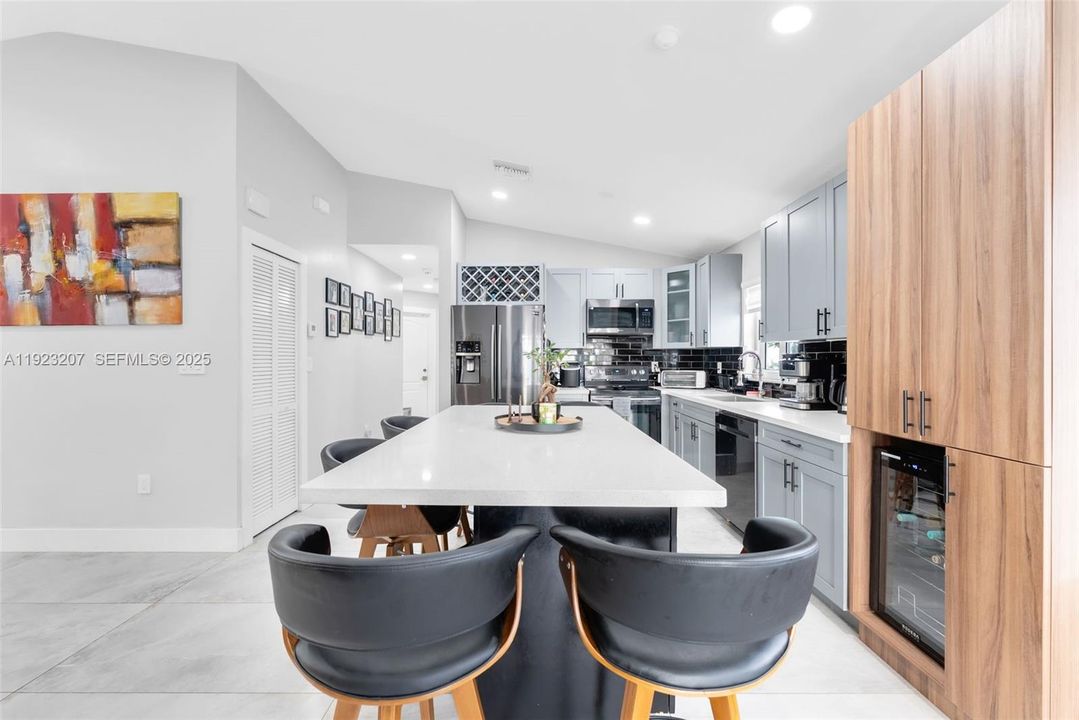 待售: $615,000 (3 贝兹, 2 浴室, 1412 平方英尺)