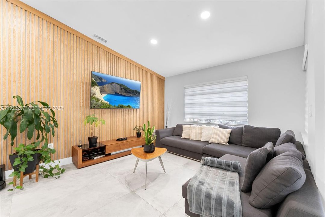 待售: $615,000 (3 贝兹, 2 浴室, 1412 平方英尺)