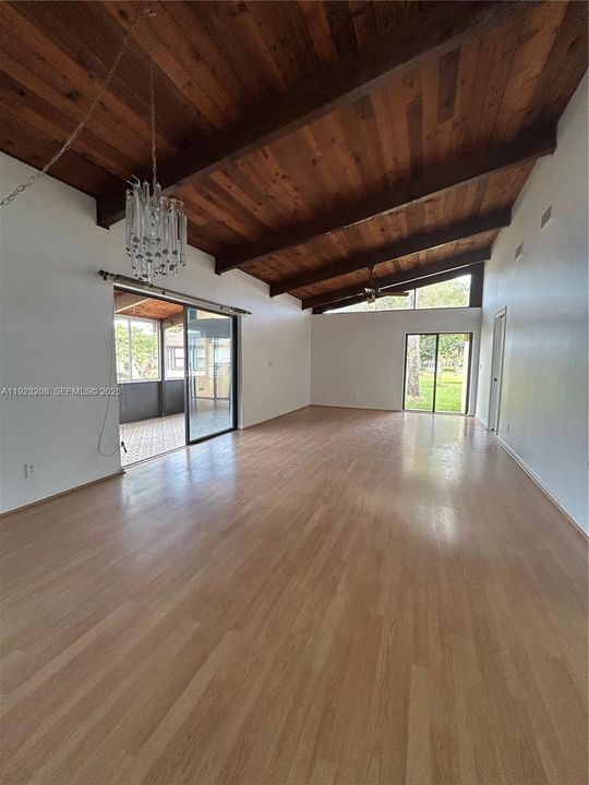 待售: $269,777 (2 贝兹, 2 浴室, 1220 平方英尺)