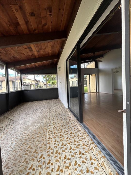 待售: $269,777 (2 贝兹, 2 浴室, 1220 平方英尺)