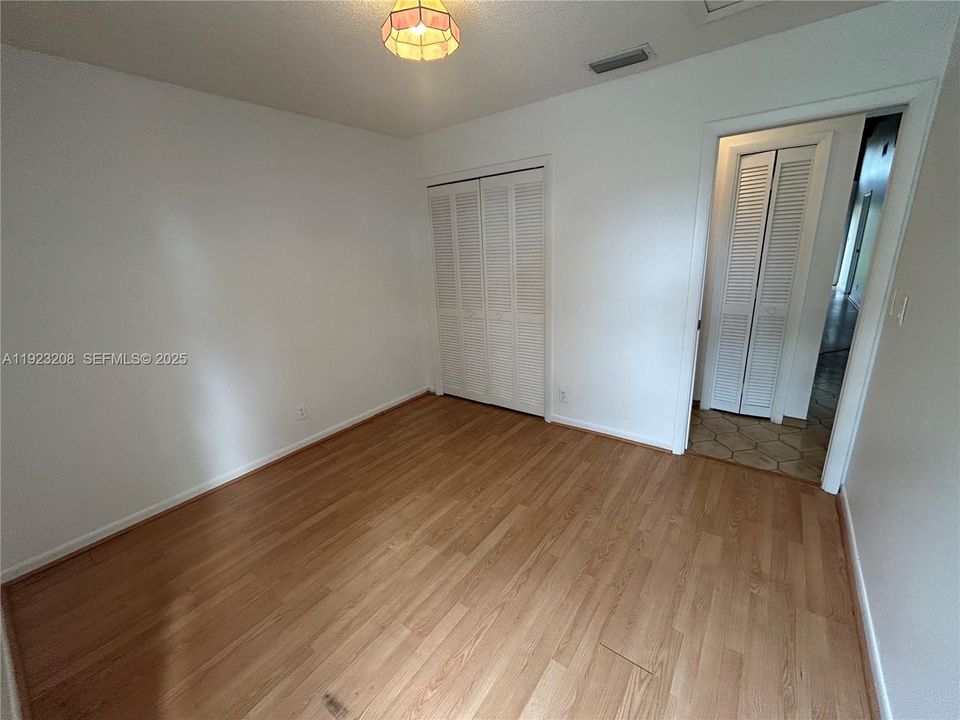 待售: $269,777 (2 贝兹, 2 浴室, 1220 平方英尺)