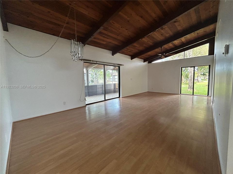 待售: $269,777 (2 贝兹, 2 浴室, 1220 平方英尺)