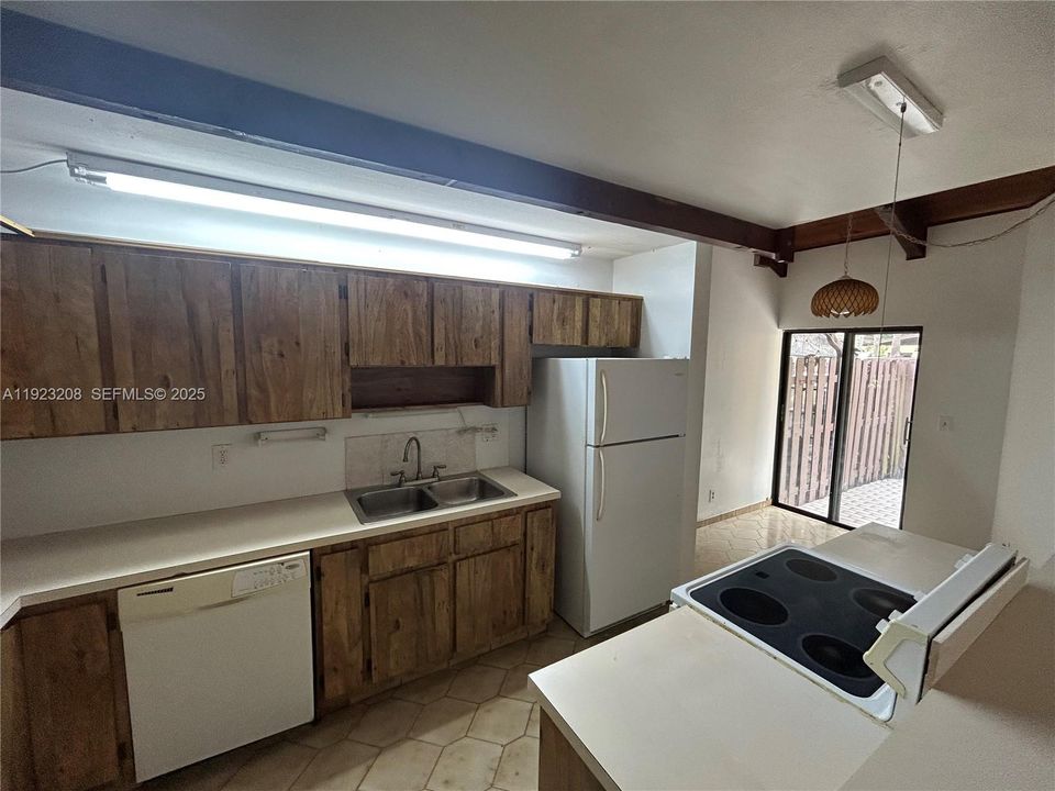 待售: $269,777 (2 贝兹, 2 浴室, 1220 平方英尺)