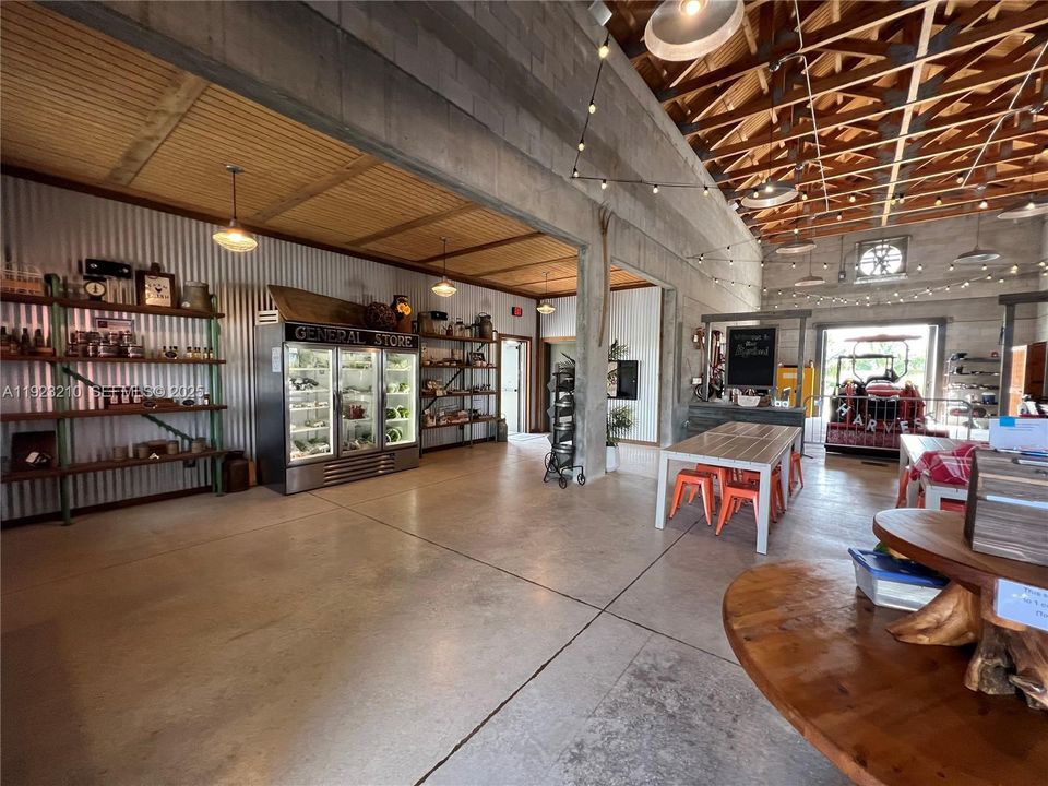 В аренду: $3,200 (3 спален, 2 ванн, 1758 Квадратных фут)