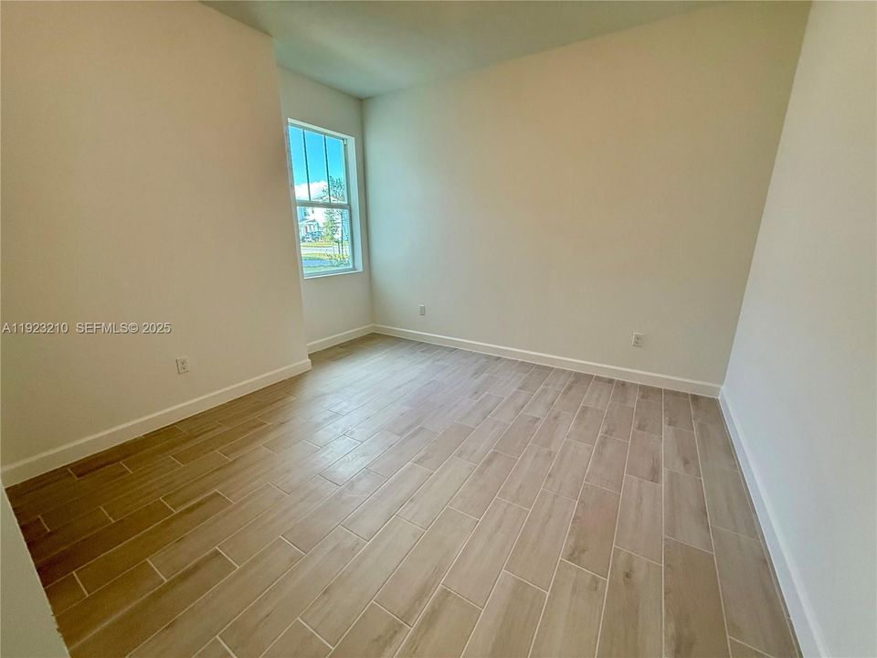 В аренду: $3,200 (3 спален, 2 ванн, 1758 Квадратных фут)