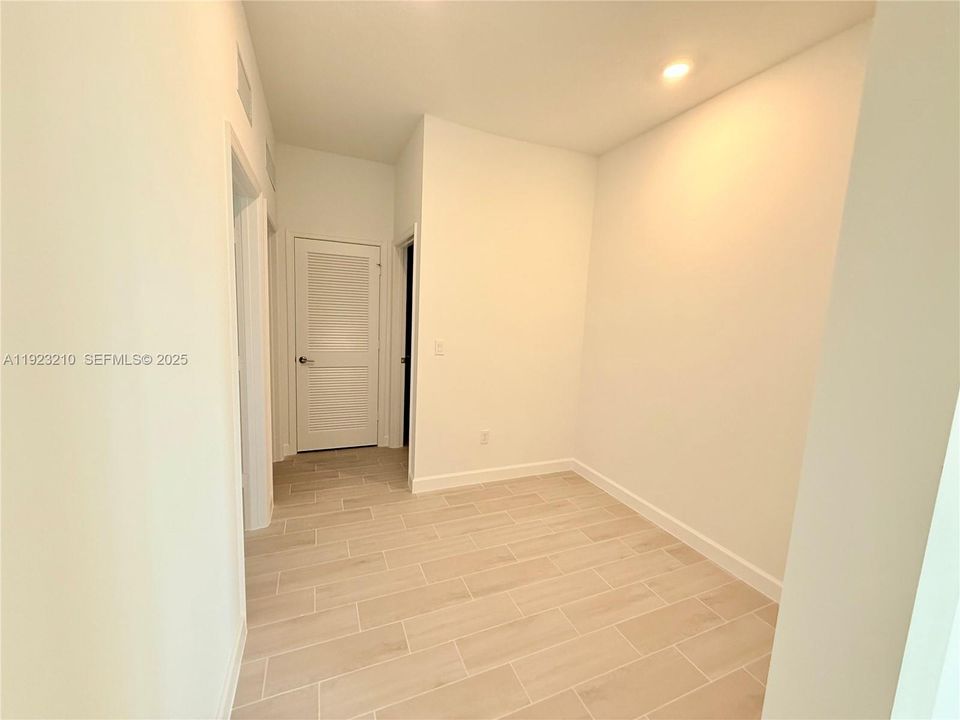 В аренду: $3,200 (3 спален, 2 ванн, 1758 Квадратных фут)