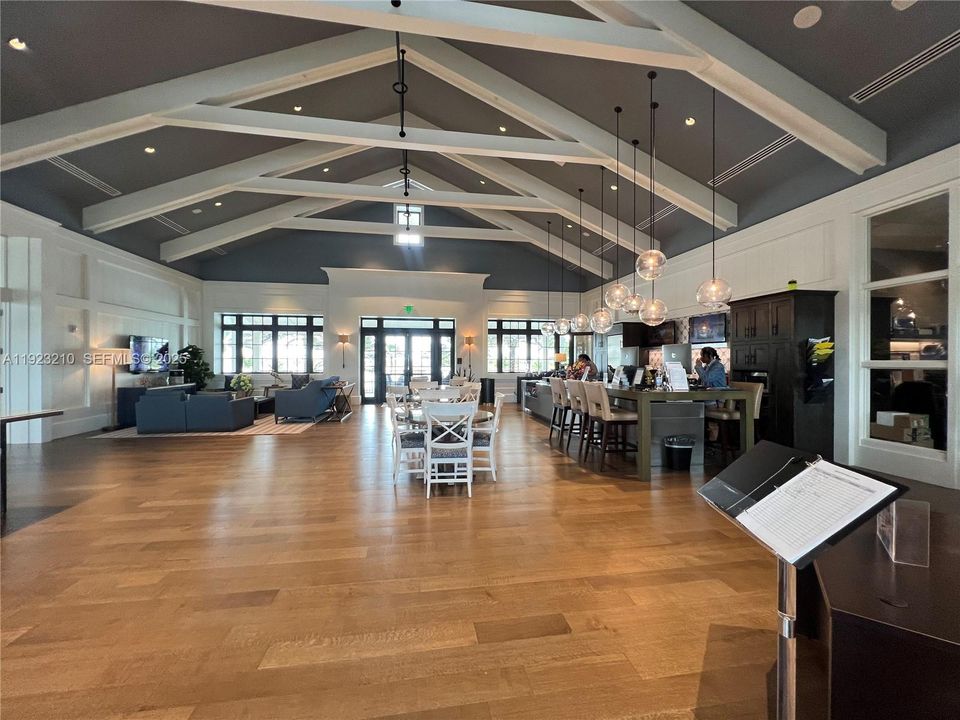 В аренду: $3,200 (3 спален, 2 ванн, 1758 Квадратных фут)