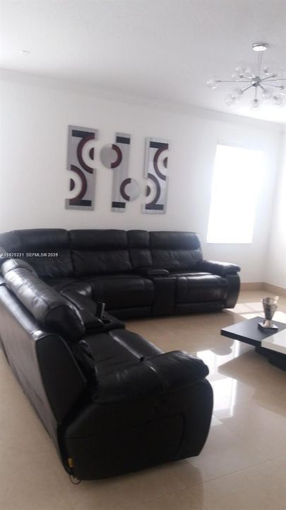 For Rent: $5,500 (4 beds, 4 baths, 3053 Square Feet)