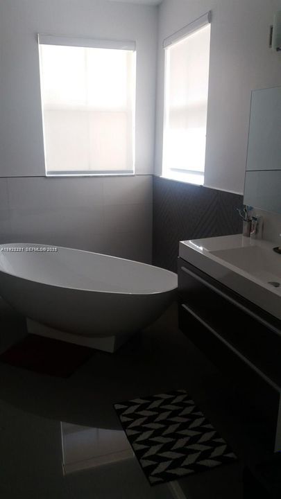 For Rent: $5,500 (4 beds, 4 baths, 3053 Square Feet)