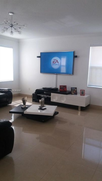 For Rent: $5,500 (4 beds, 4 baths, 3053 Square Feet)