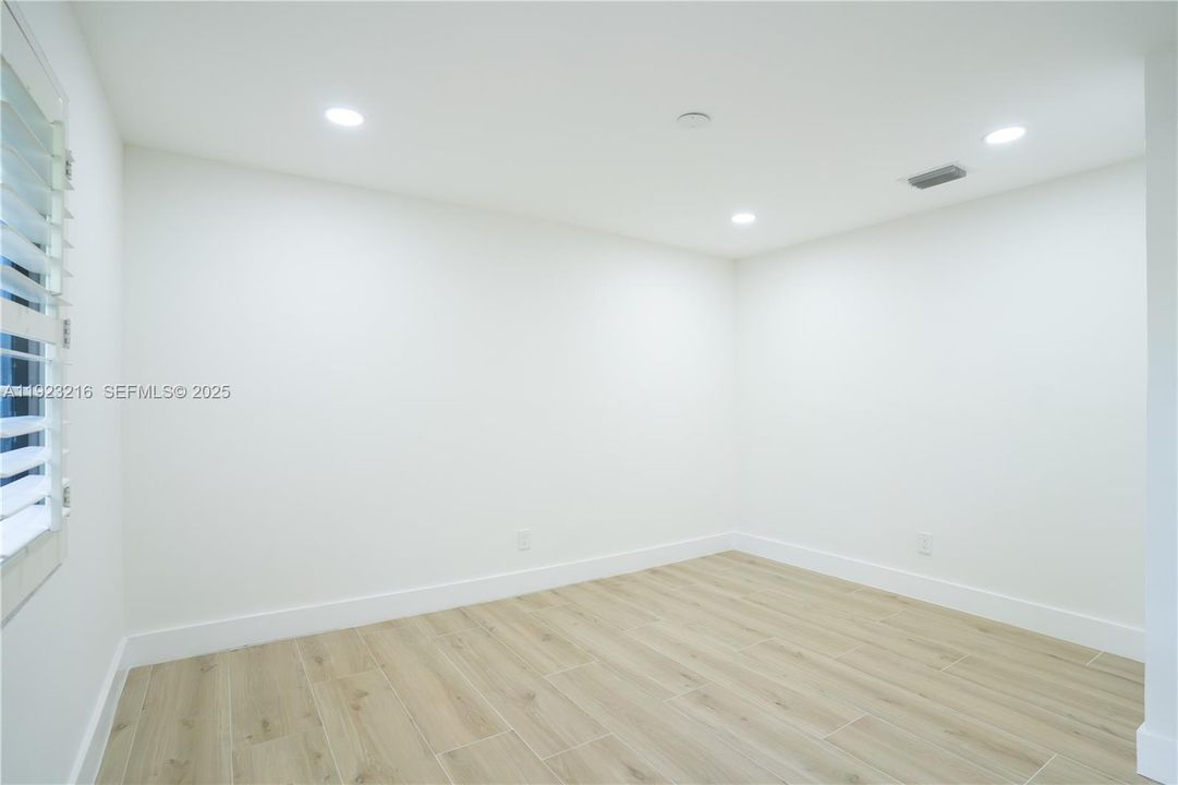 В аренду: $4,000 (3 спален, 2 ванн, 2433 Квадратных фут)