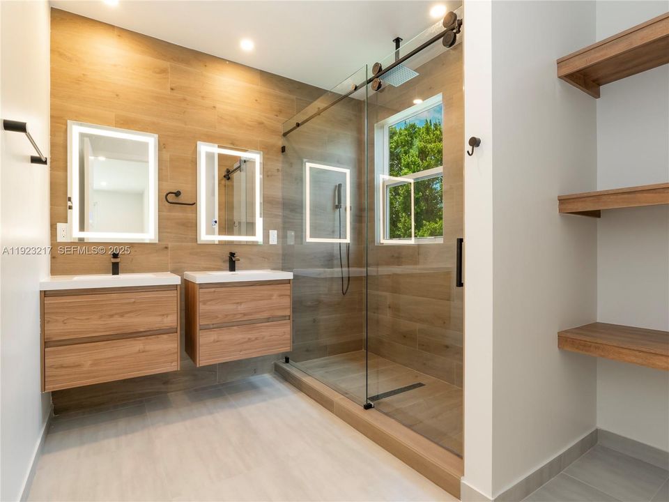 En Venta: $1,850,000 (0 camas, 0 baños, 2321 Pies cuadrados)