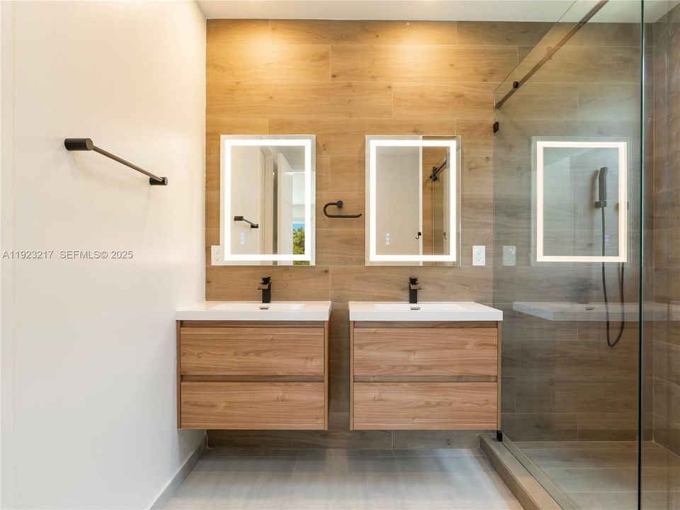 En Venta: $1,850,000 (0 camas, 0 baños, 2321 Pies cuadrados)