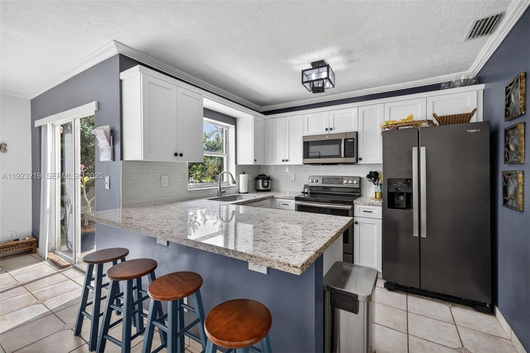 For Sale: $535,000 (3 beds, 2 baths, 1581 Square Feet)