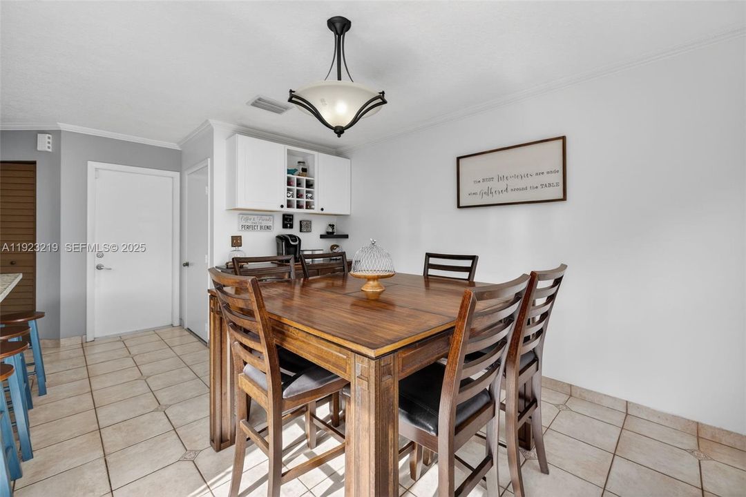 For Sale: $535,000 (3 beds, 2 baths, 1581 Square Feet)