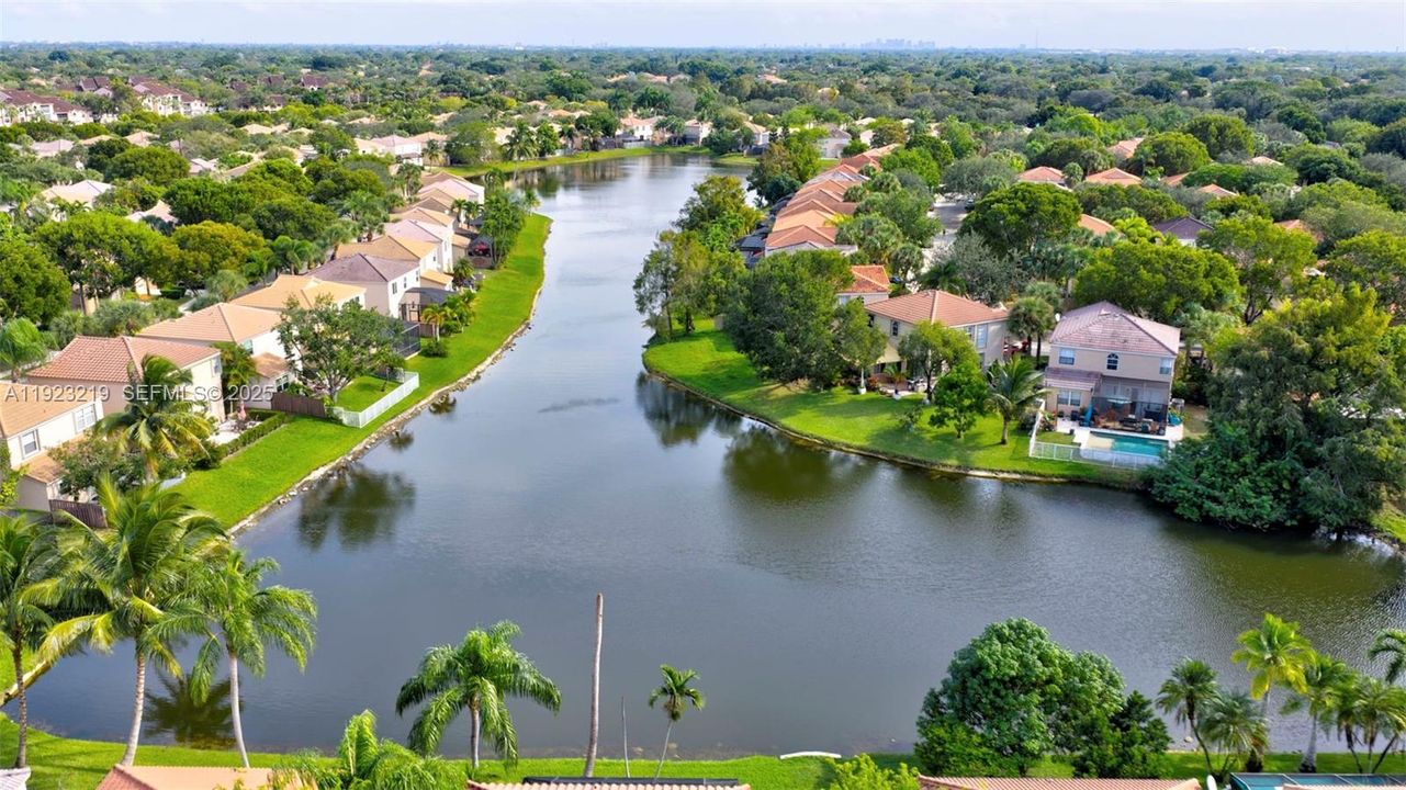 For Sale: $535,000 (3 beds, 2 baths, 1581 Square Feet)